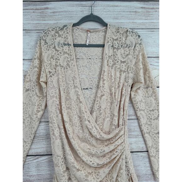 Free People Lace Wrap Dress Womens Medium Pink Cream Rough Hem Ruched Side - Picture 3 of 11